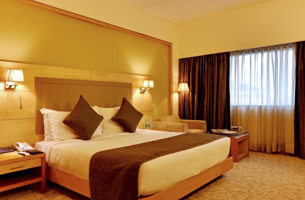 Executive Suite complimentary on F&B 3 pints of beer at Atrium Bar One way Airport Transfer,743801155:JPEG